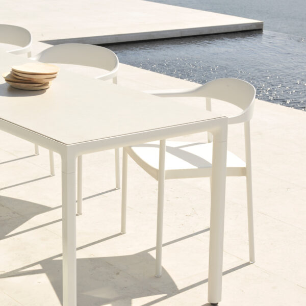 illum-new-2015-illum-tafel-illum-table-white-linen-top