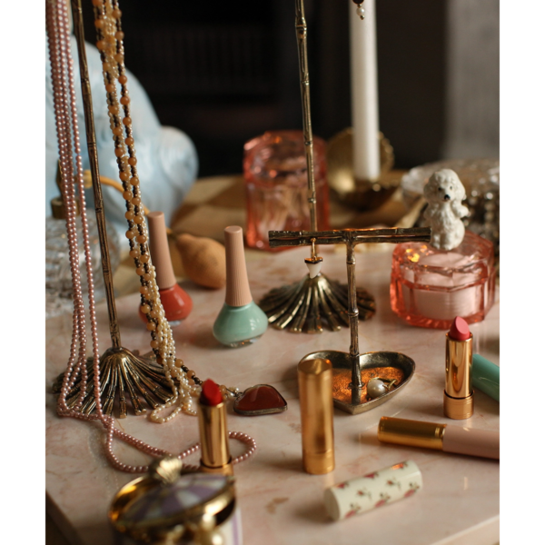 white-julia-bamboo-jewelry-holder-doing-goods-1.20.45.013.926.5-ss23-shoot-5-web