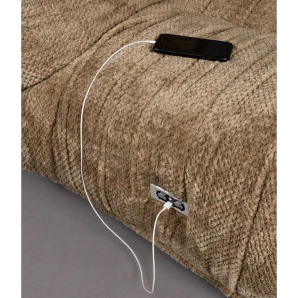 white-3100196_16__1500px