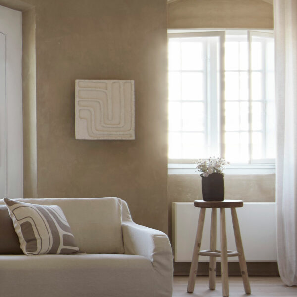 tinekhome_home_04_MACHE48-2-CREAM_JATISTOOL-NATURE_MAZE50X60-HAZEL