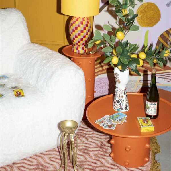 Cuddle The Yeti Lounge Chair - White, 106x125x78