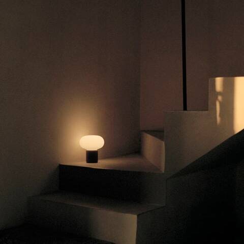 Karl-Johan Table Lamp - Red, 16xH18