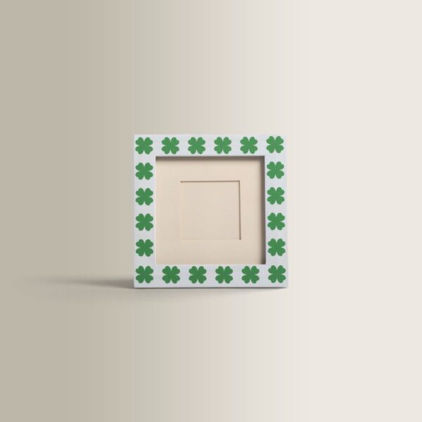 Ξύλινη Κορνίζα Clover μικρή